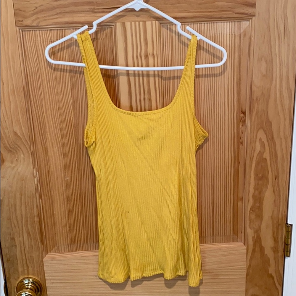 Yellow never worn tee